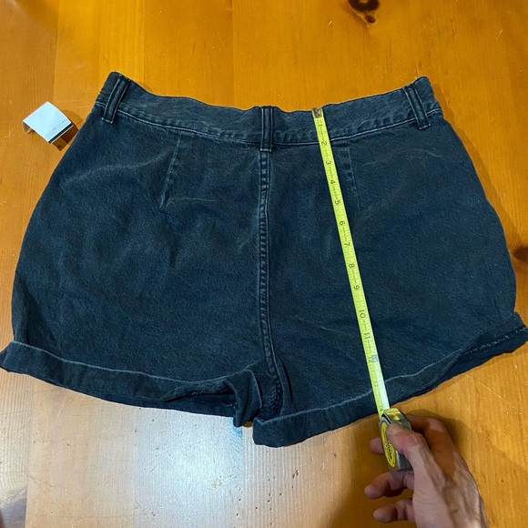 Super cute black denim Shorts 501 style y2k relaxed fit bottoms retro indie vibe - Picture 5 of 12